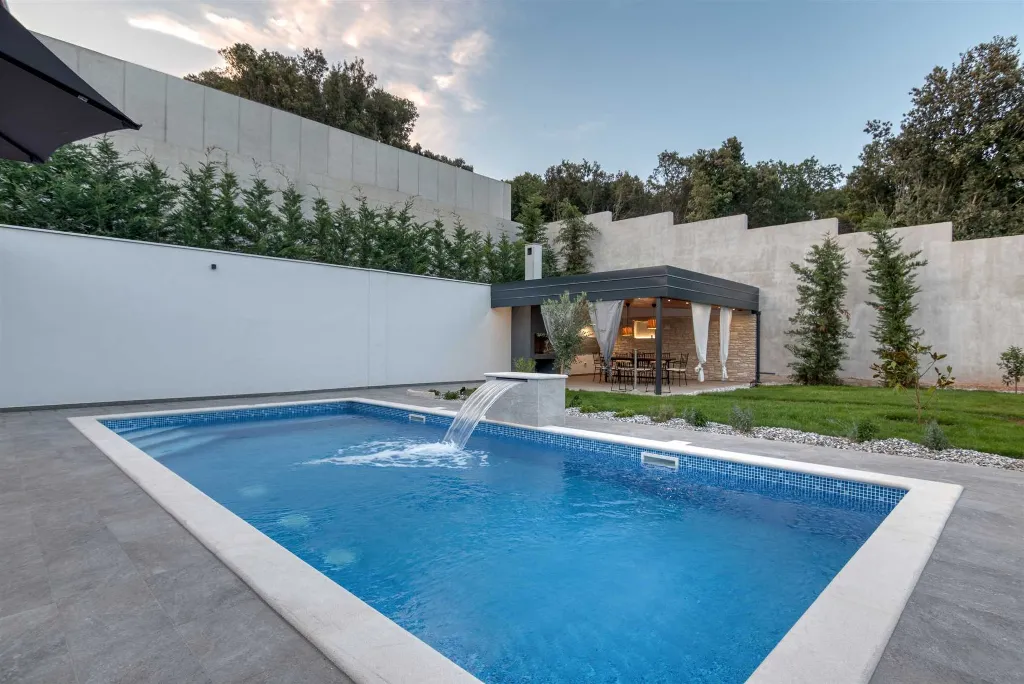 Pula 4-Bedroom Villa with Heated Private Pool
