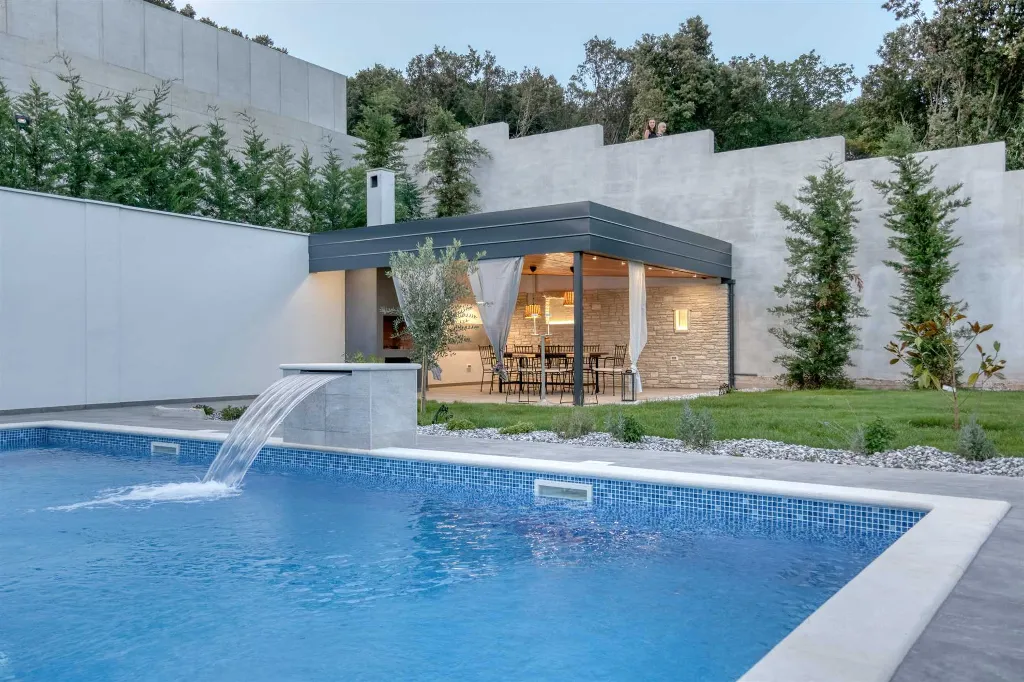 Pula 4-Bedroom Villa with Heated Private Pool