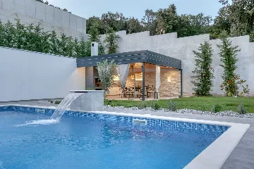 Pula 4-Bedroom Villa with Heated Private Pool