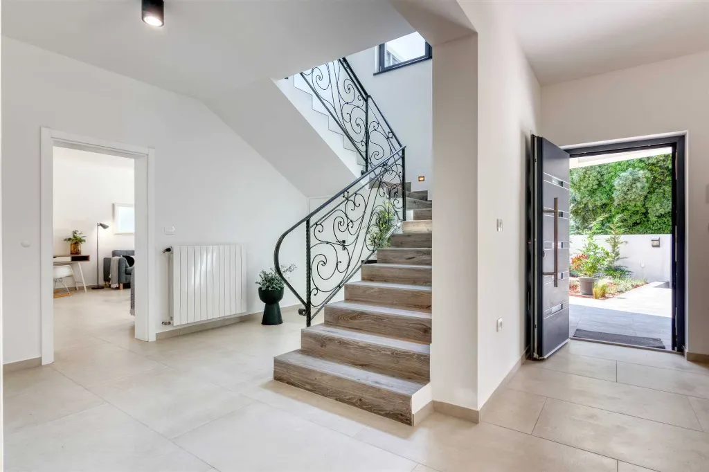 Pula 4-Bedroom Villa with Heated Private Pool