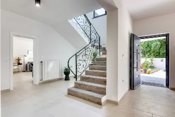 Pula 4-Bedroom Villa with Heated Private Pool