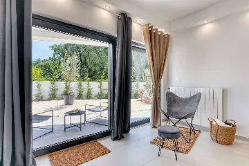 Pula 4-Bedroom Villa with Heated Private Pool