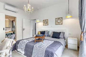 Pula 4-Bedroom Villa with Heated Private Pool