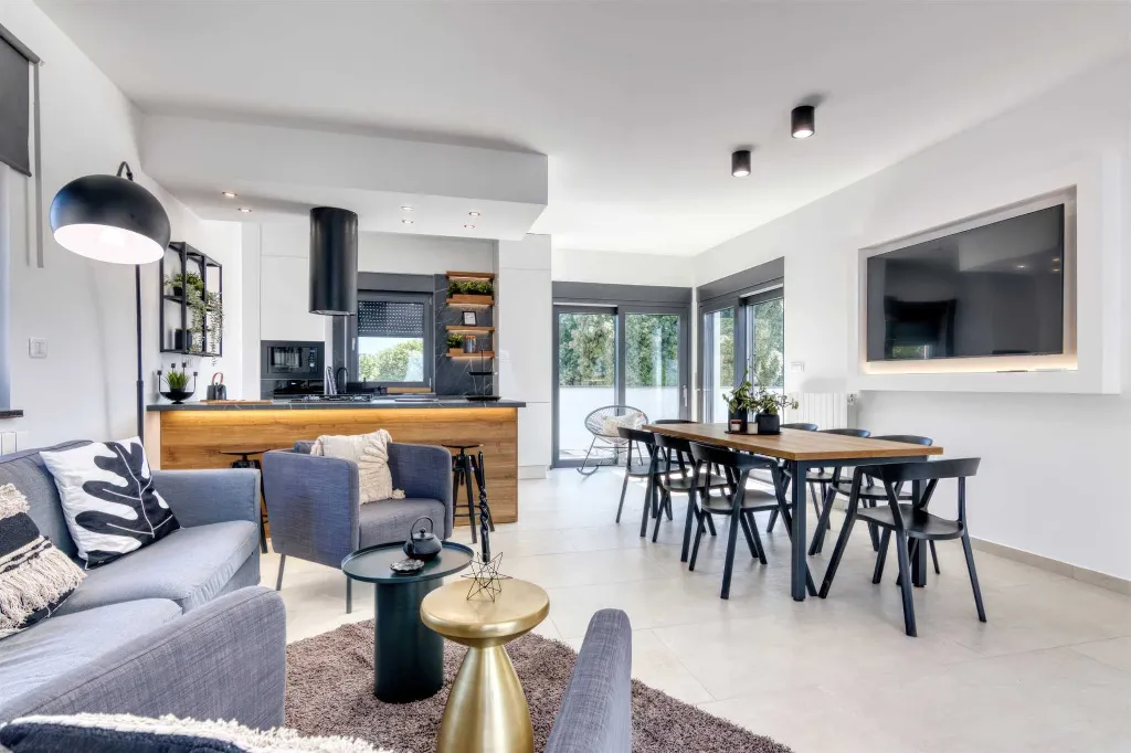 Pula 4-Bedroom Villa with Heated Private Pool