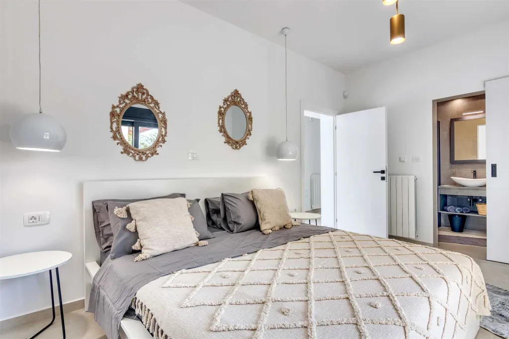 Pula 4-Bedroom Villa with Heated Private Pool