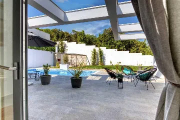 Pula 4-Bedroom Villa with Heated Private Pool