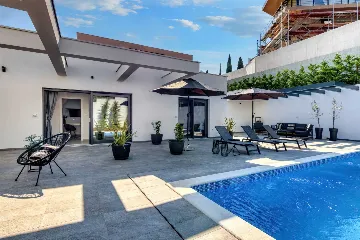 Pula 4-Bedroom Villa with Heated Private Pool