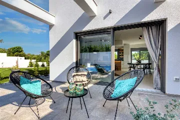 Pula 4-Bedroom Villa with Heated Private Pool