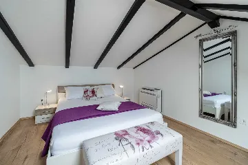 Historic Villa in Nerežišća on Brac for Up to 10