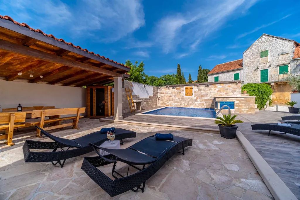 Historic Villa in Nerežišća on Brac for Up to 10