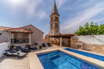 Historic Villa in Nerežišća on Brac for Up to 10