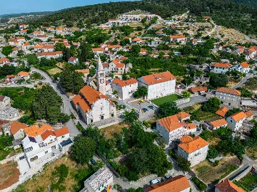 Historic Villa in Nerežišća on Brac for Up to 10