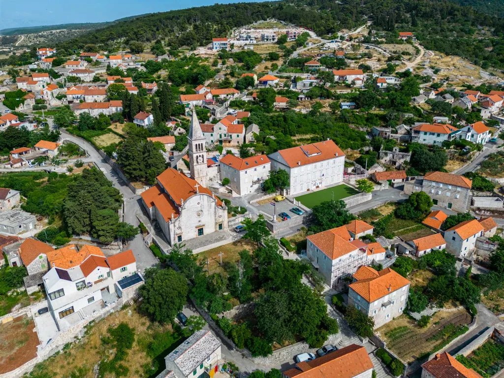 Historic Villa in Nerežišća on Brac for Up to 10
