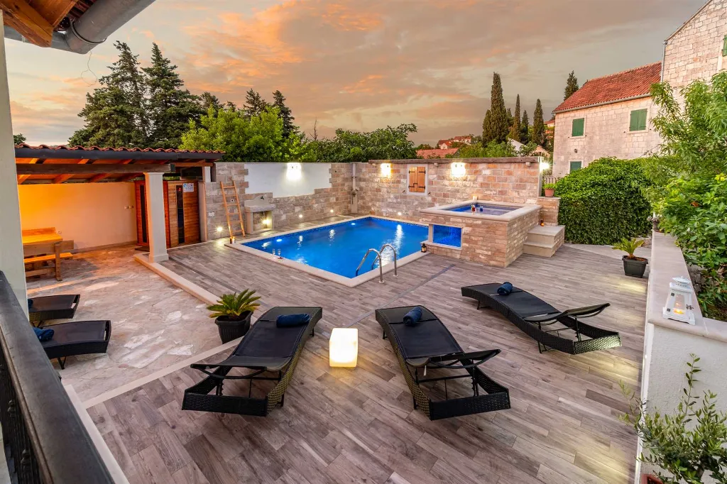 Historic Villa in Nerežišća on Brac for Up to 10