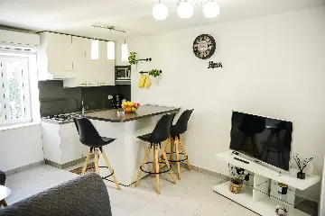 Historic Villa in Nerežišća on Brac for Up to 10