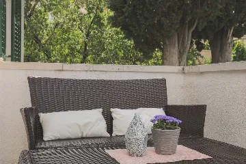 Sutivan Villa with Four Apartments for Up to 14