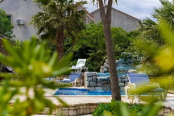 Sutivan Villa with Four Apartments for Up to 14