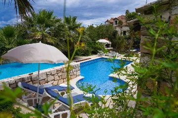 Sutivan Villa with Four Apartments for Up to 14