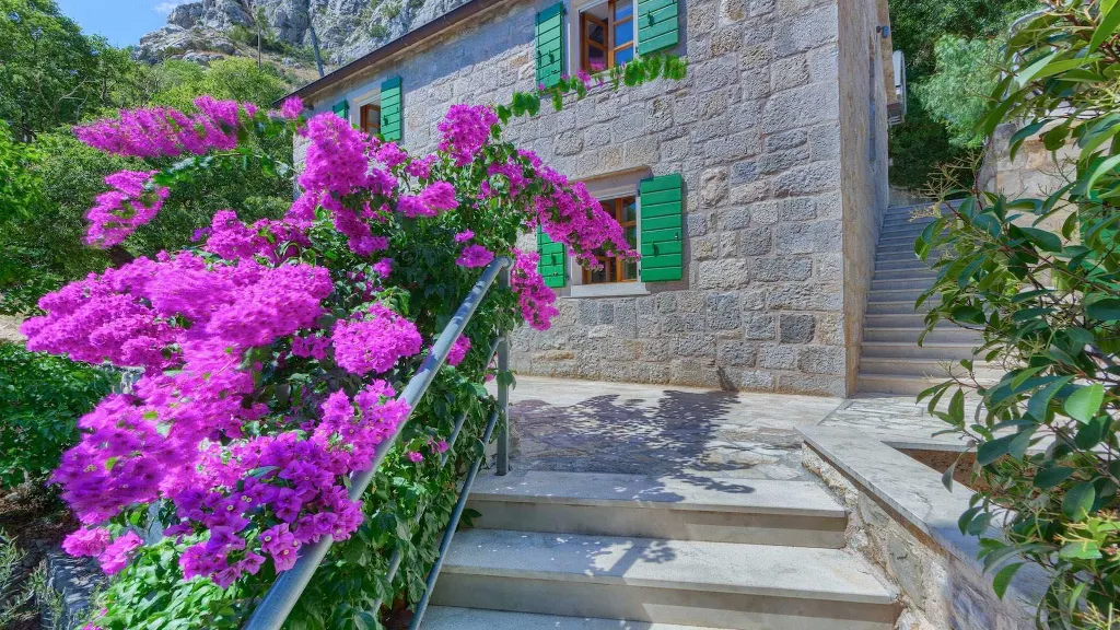 Omis Villa with Private Pool and Sea Views