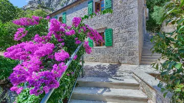 Omis Villa with Private Pool and Sea Views