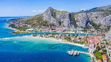 Omis Villa with Private Pool and Sea Views