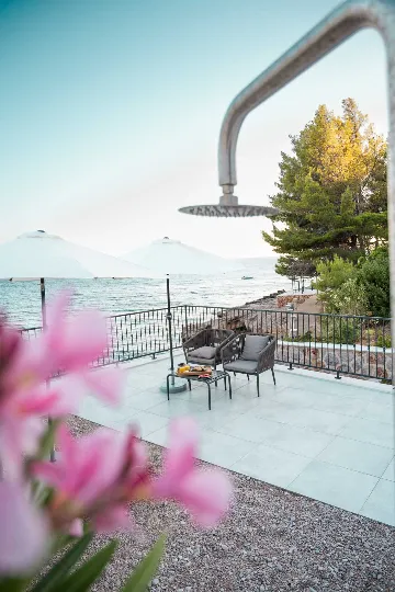 Villa in Ivan Dolac for Up to 7 Guests