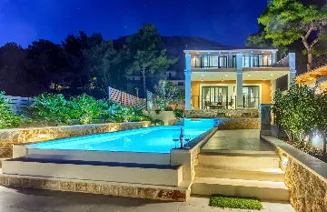 Villa in Ivan Dolac for Up to 7 Guests