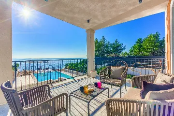 Villa in Ivan Dolac for Up to 7 Guests