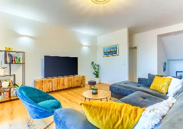 Villa in Ivan Dolac for Up to 7 Guests