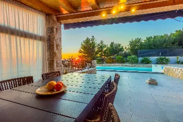 Villa in Ivan Dolac for Up to 7 Guests