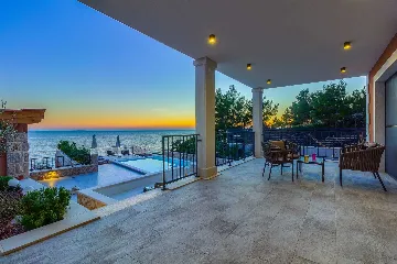 Villa in Ivan Dolac for Up to 7 Guests