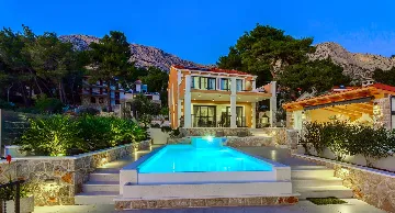 Villa in Ivan Dolac for Up to 7 Guests