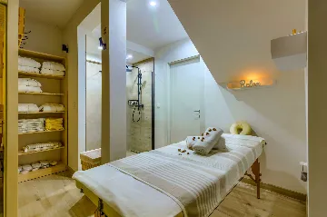 Villa in Ivan Dolac for Up to 7 Guests