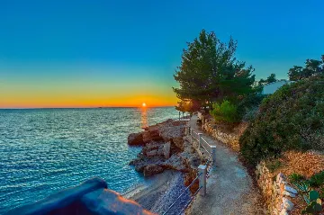 Villa in Ivan Dolac for Up to 7 Guests