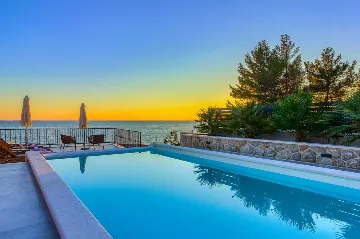 Villa in Ivan Dolac for Up to 7 Guests