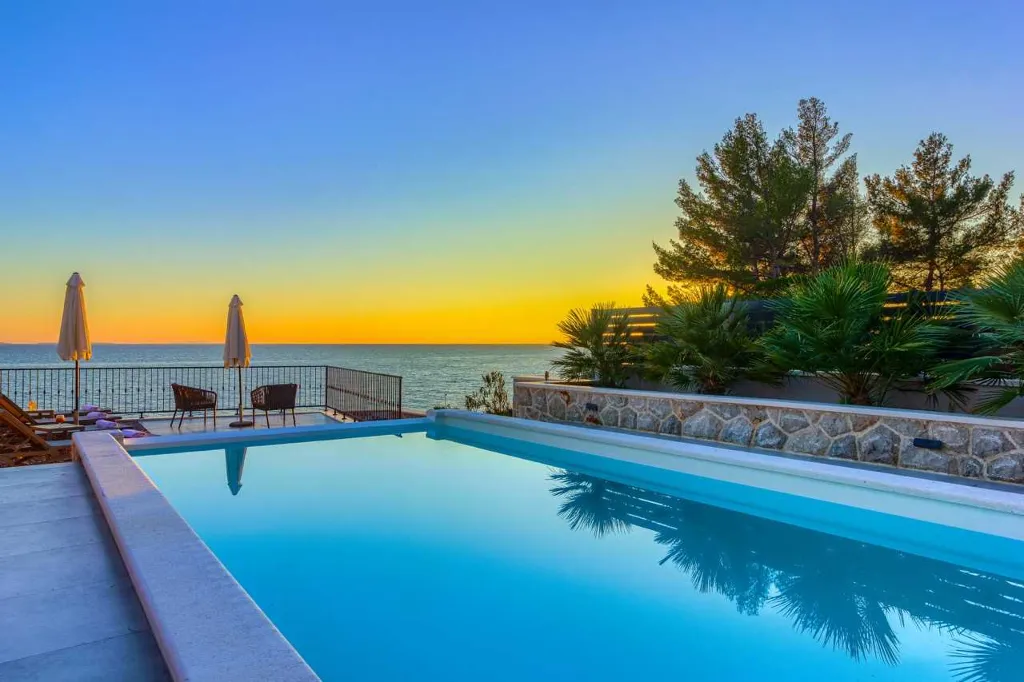 Villa in Ivan Dolac for Up to 7 Guests