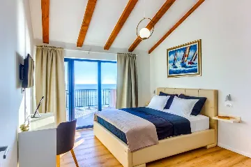 Villa in Ivan Dolac for Up to 7 Guests