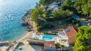 Villa in Ivan Dolac for Up to 7 Guests