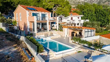 Villa in Ivan Dolac for Up to 7 Guests