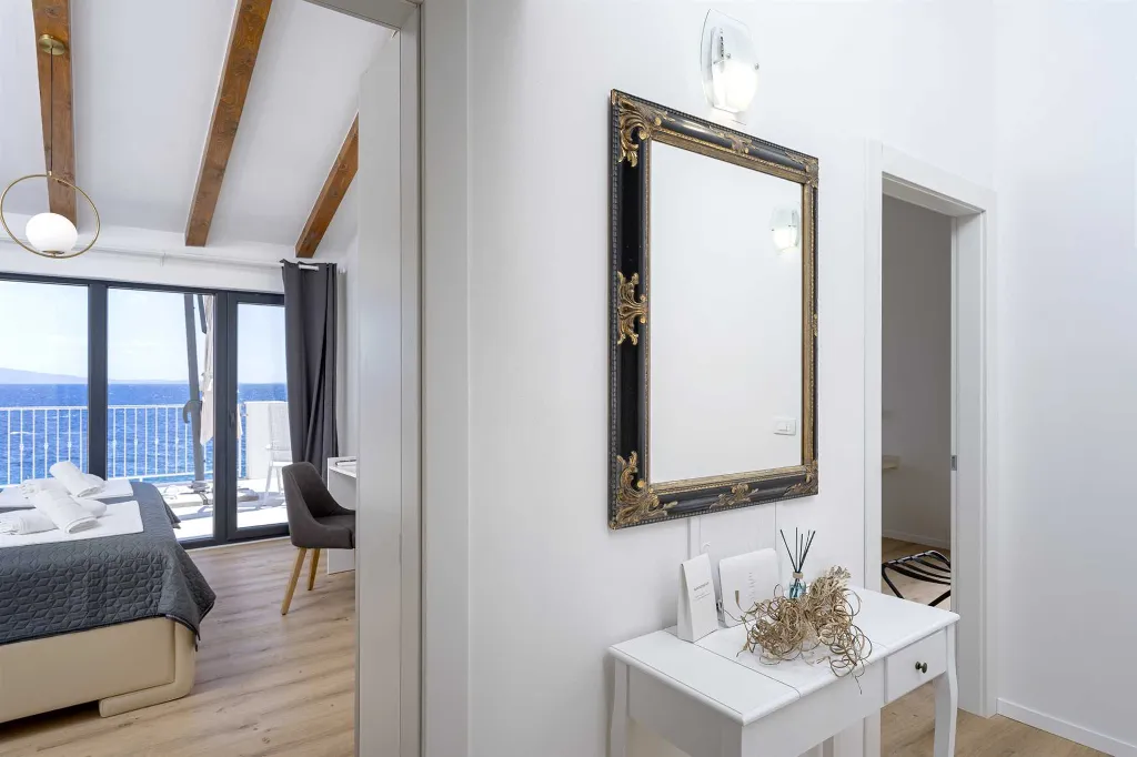 Villa in Ivan Dolac for Up to 7 Guests