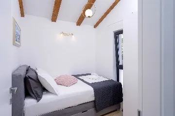 Villa in Ivan Dolac for Up to 7 Guests