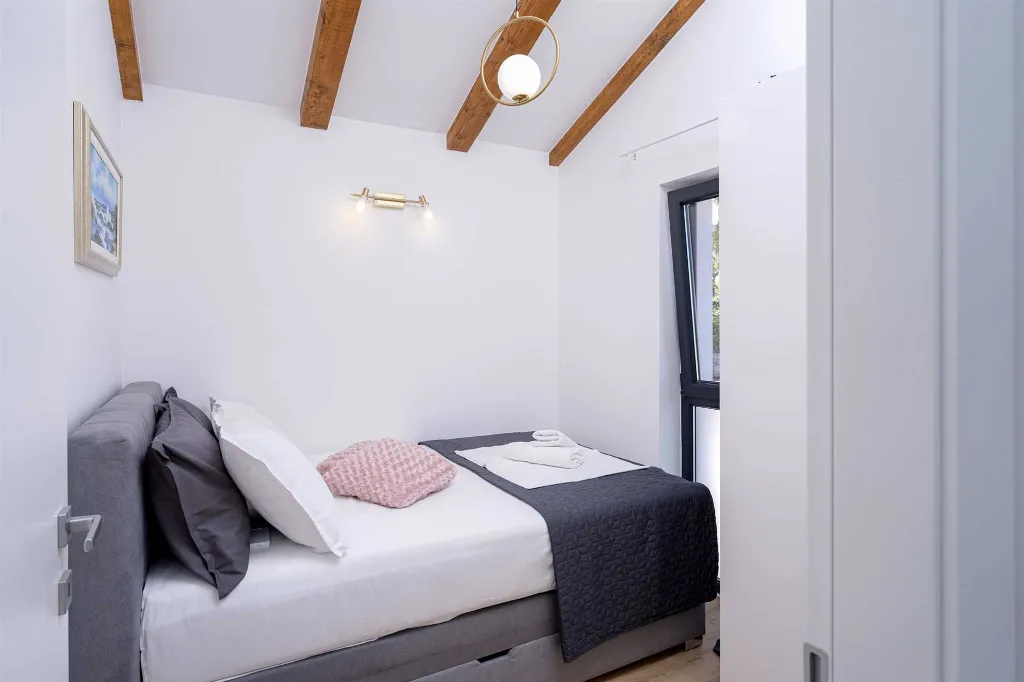 Villa in Ivan Dolac for Up to 7 Guests