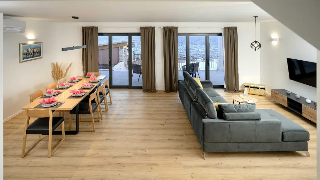 Villa in Ivan Dolac for Up to 7 Guests