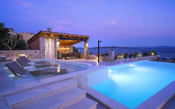 Villa in Ivan Dolac for Up to 7 Guests