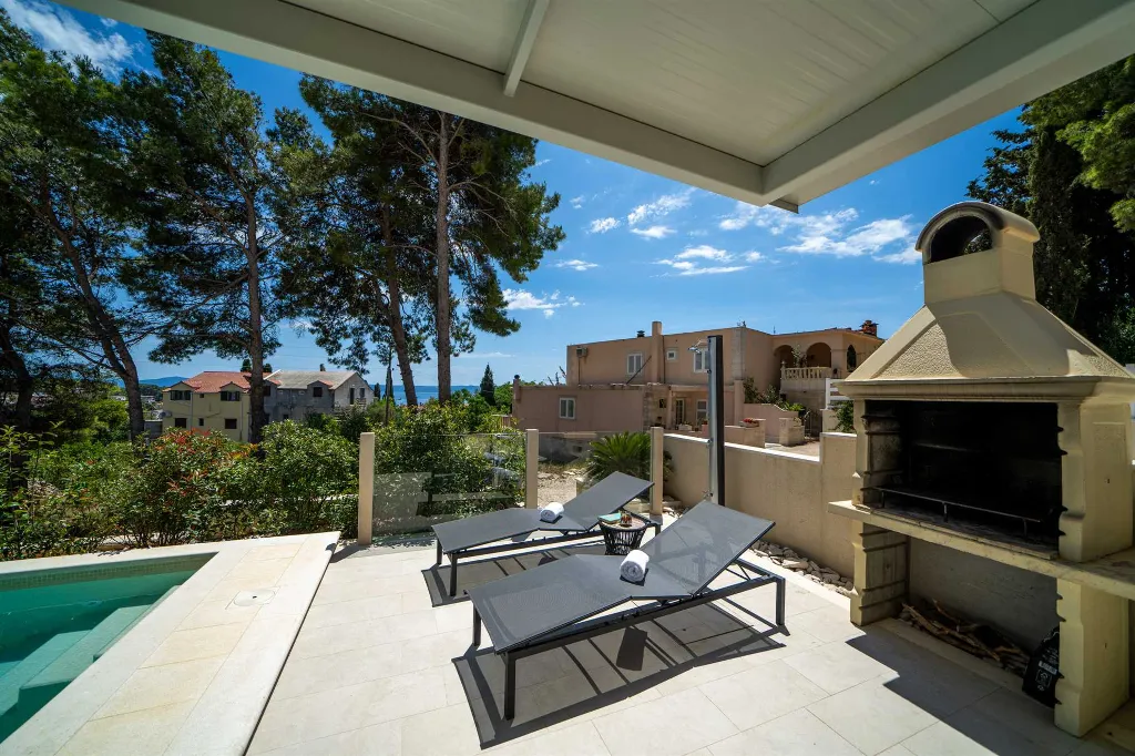 3-Bedroom Semi-Detached Villa in Sumartin