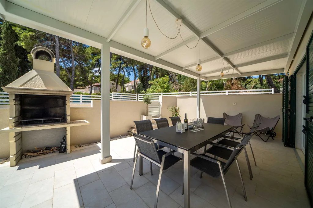 3-Bedroom Semi-Detached Villa in Sumartin