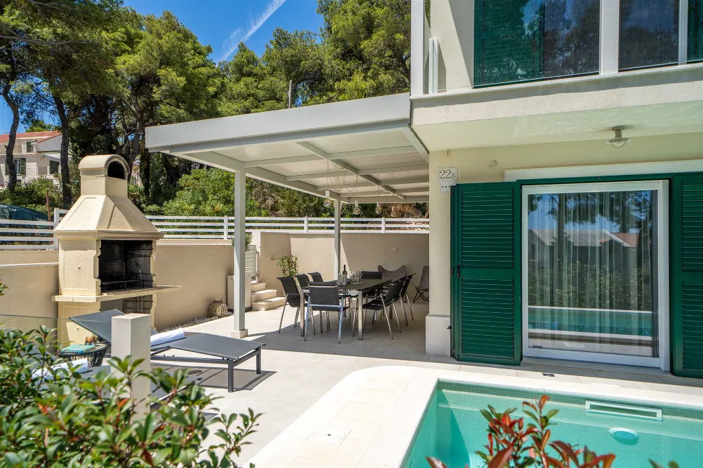 3-Bedroom Semi-Detached Villa in Sumartin