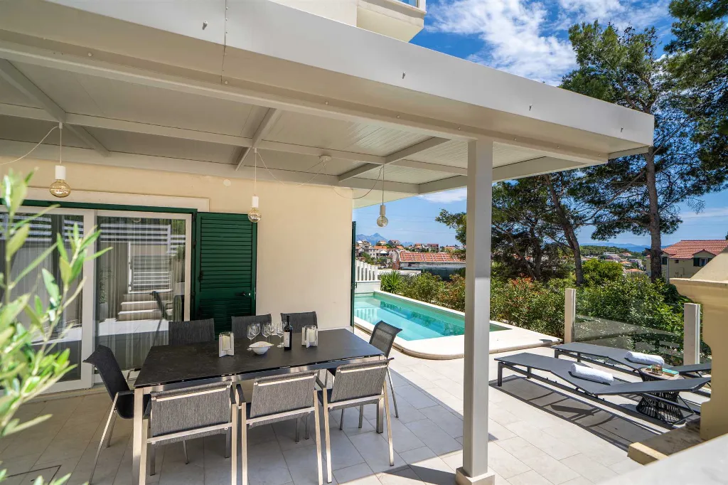 3-Bedroom Semi-Detached Villa in Sumartin