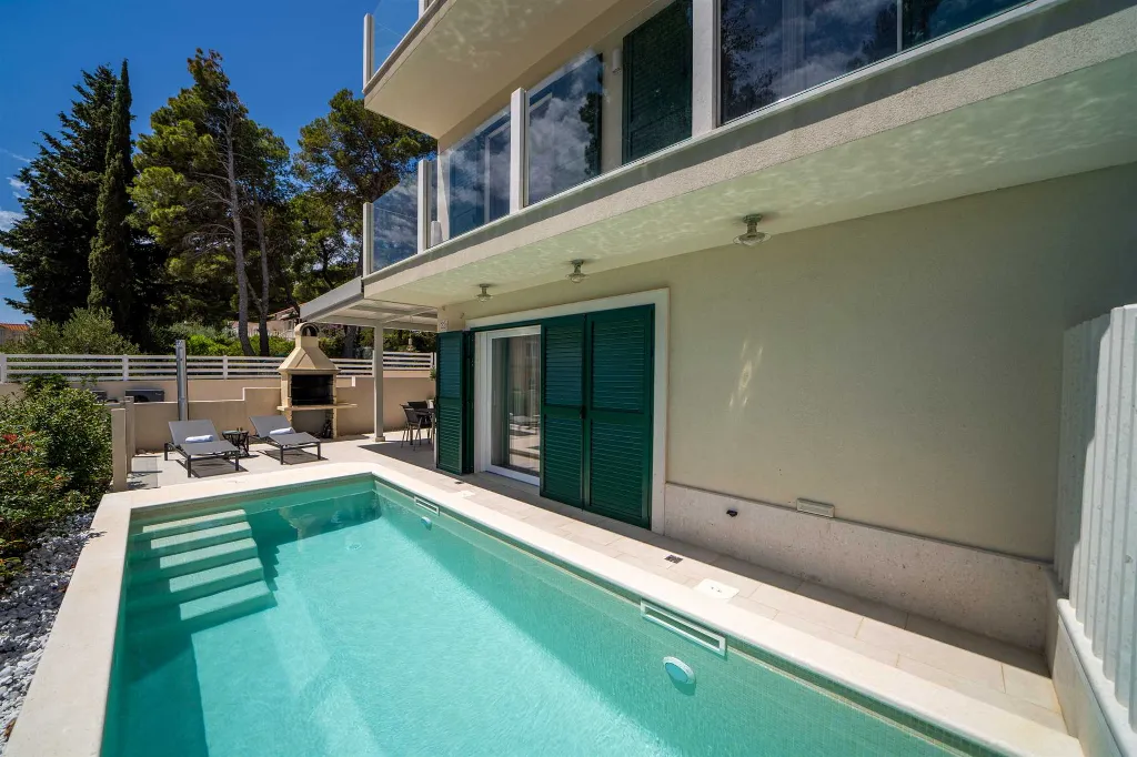 3-Bedroom Semi-Detached Villa in Sumartin