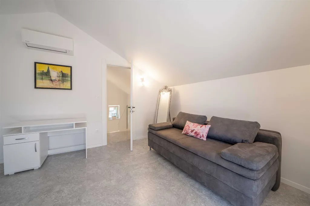 3-Bedroom Semi-Detached Villa in Sumartin